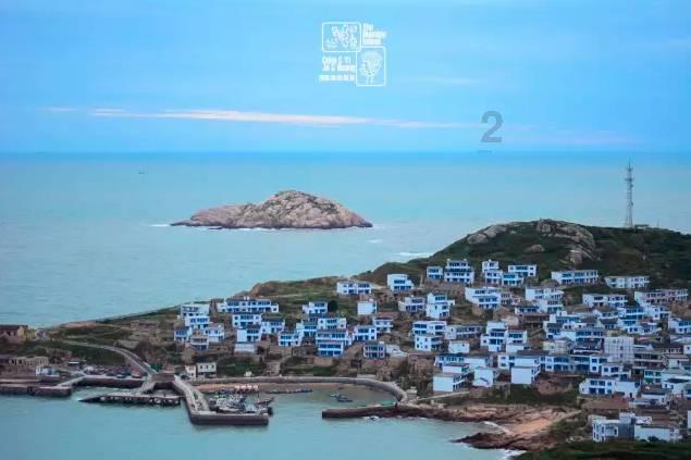 滚动的天空精灵镇版本下载。游戏画面