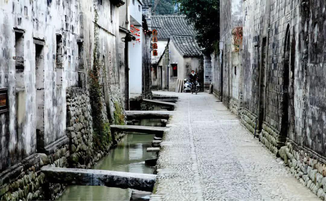 老旧的停车场3