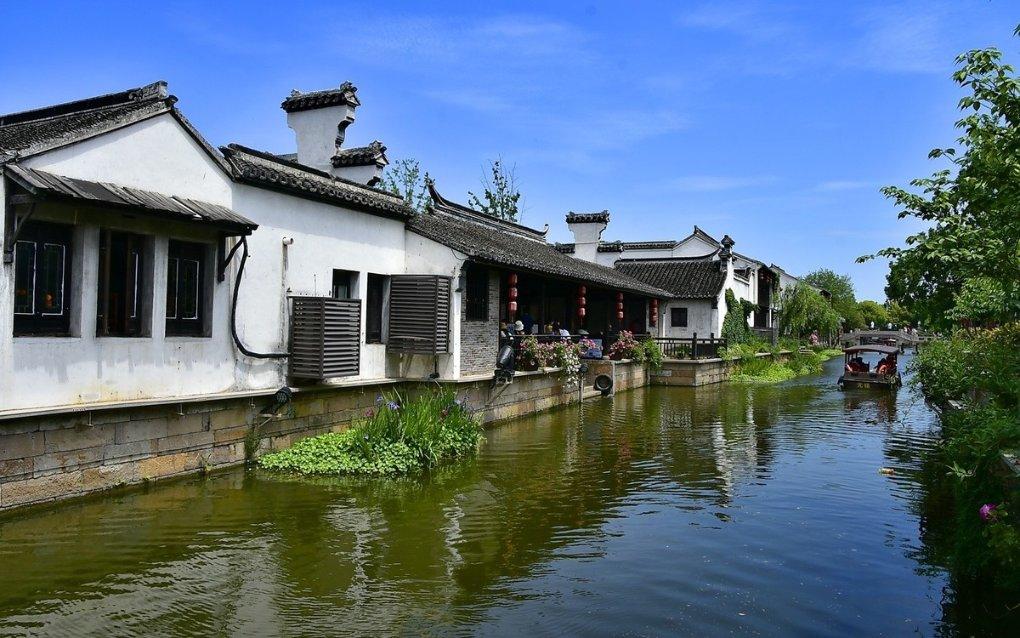 苹果visionpro折扣力度小,海外媒体反馈头显过重